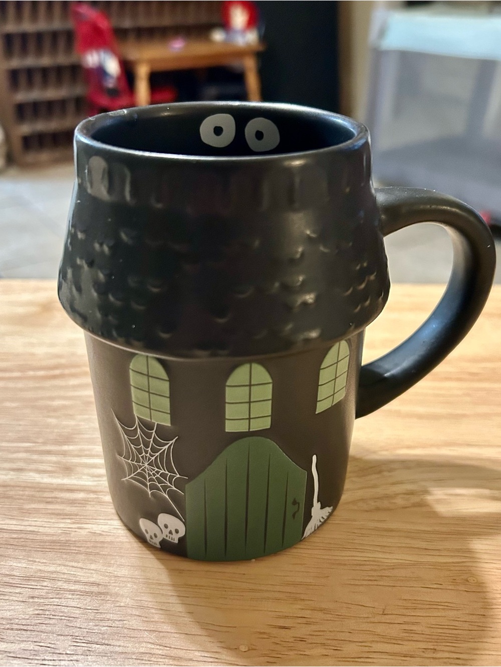 Hyde & EEK! Halloween Mug